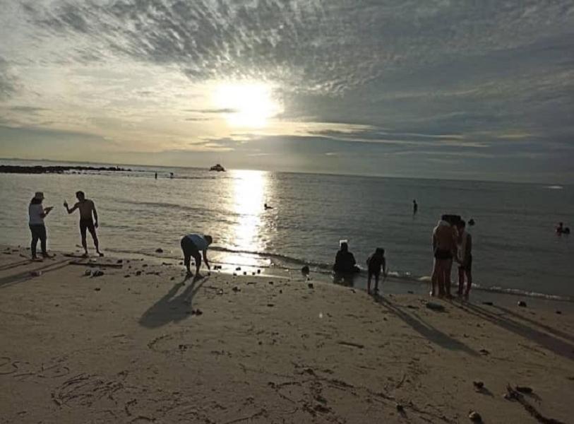 Seri Bulan Condo Port Dickson Buitenkant foto